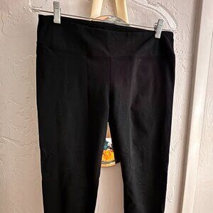 Fabletics 3/4 Length Leggings - Black - L